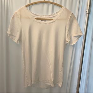 Quince cotton modal tee in size M, great condition